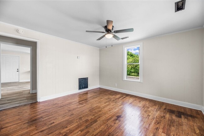 Photo - Knoxville 37921 - 2 Bedroom, 1 bath home -...
