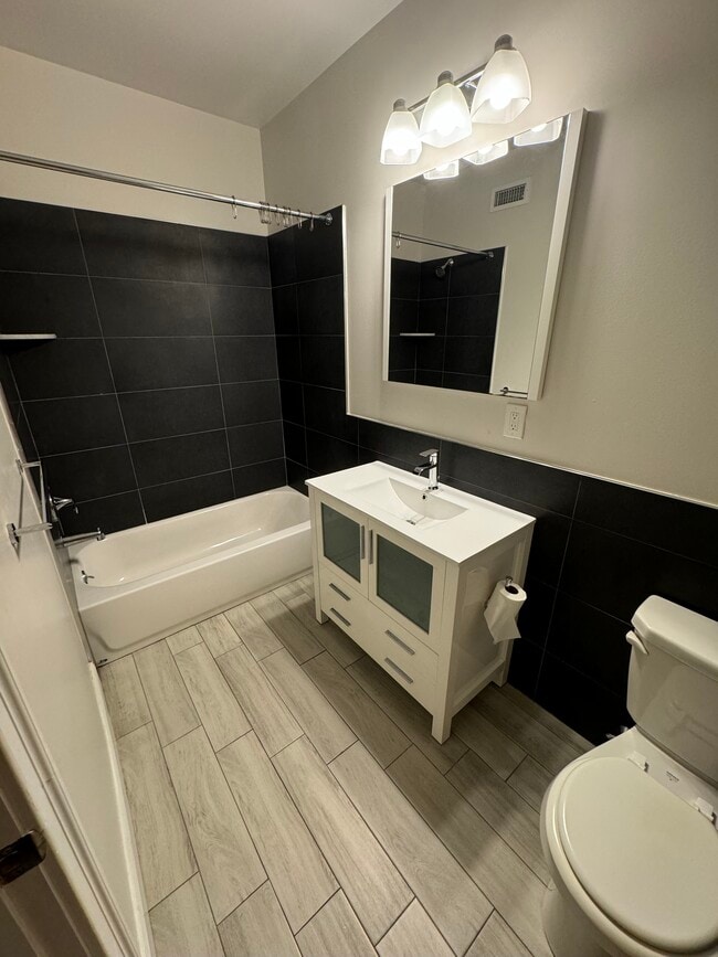 Photo - 4049 Spruce St Unidad A