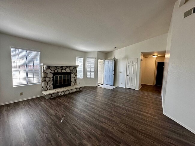 Photo - 3bd/2ba House - Bay Ave. (Moreno Valley)