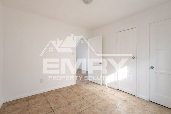 Photo - 2 Bedroom 1 Bathroom Rental in Huntington Park CA 90255