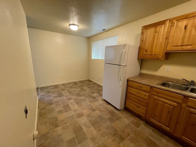 Building Photo - 4943 W 4100 S Unit #1