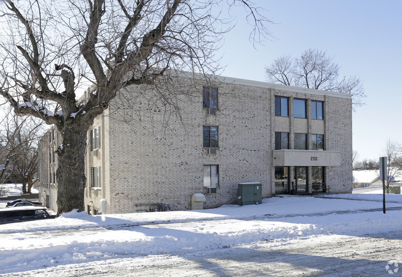 Primary Photo - Madison Manor