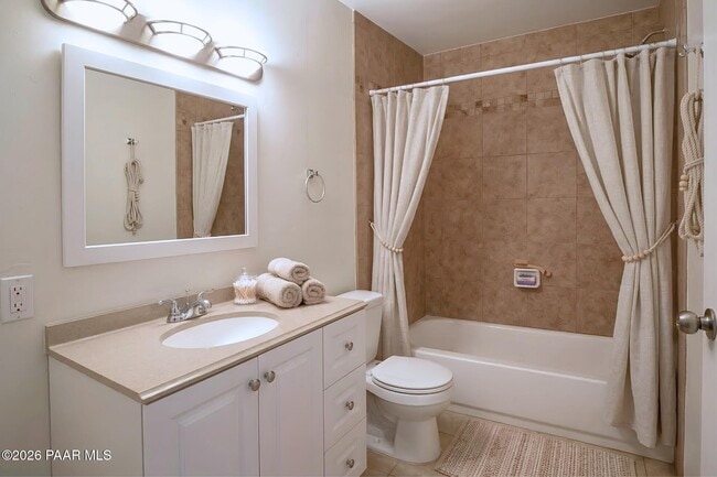 Photo - 2466 N Treat Ave Unit 2466