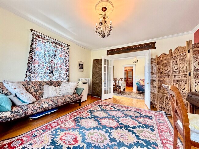 127 White St