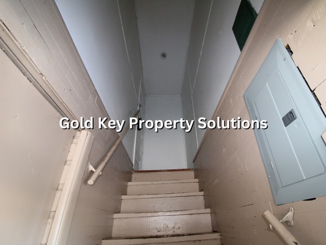 Photo - 2930 Fletcher St Unit 2930 1/2 Fletcher St