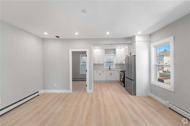 Building Photo - 735 Broadway Unit 2R Rental