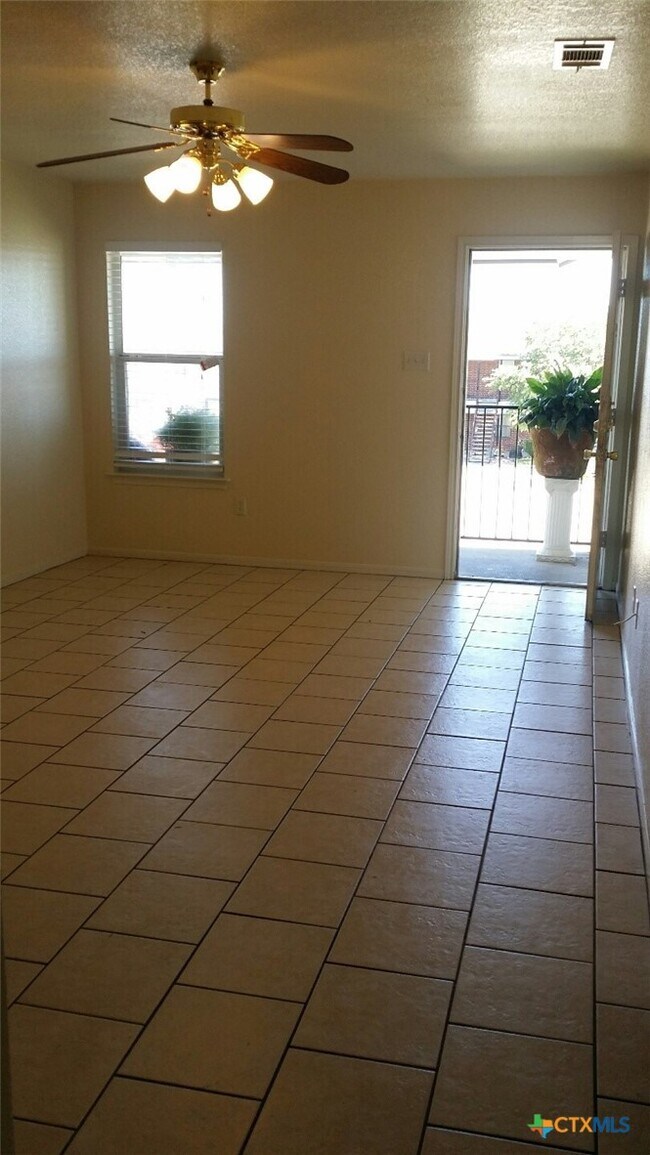 1102 Circle M Dr