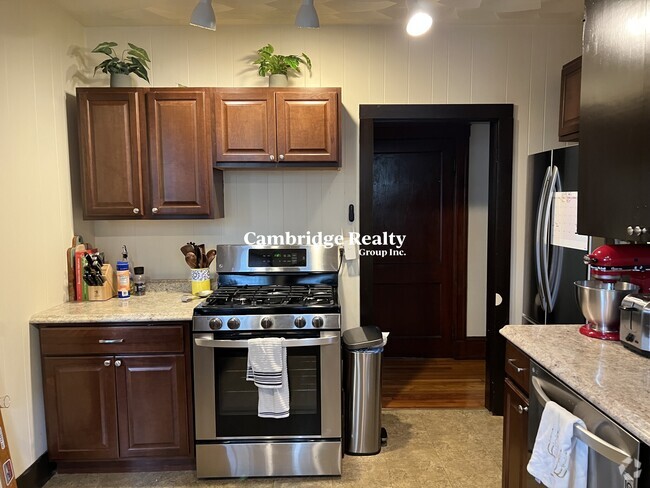 Building Photo - 66 Craigie St Unit 3A Rental