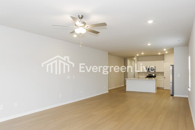 Photo - 160 Fenwick Pl