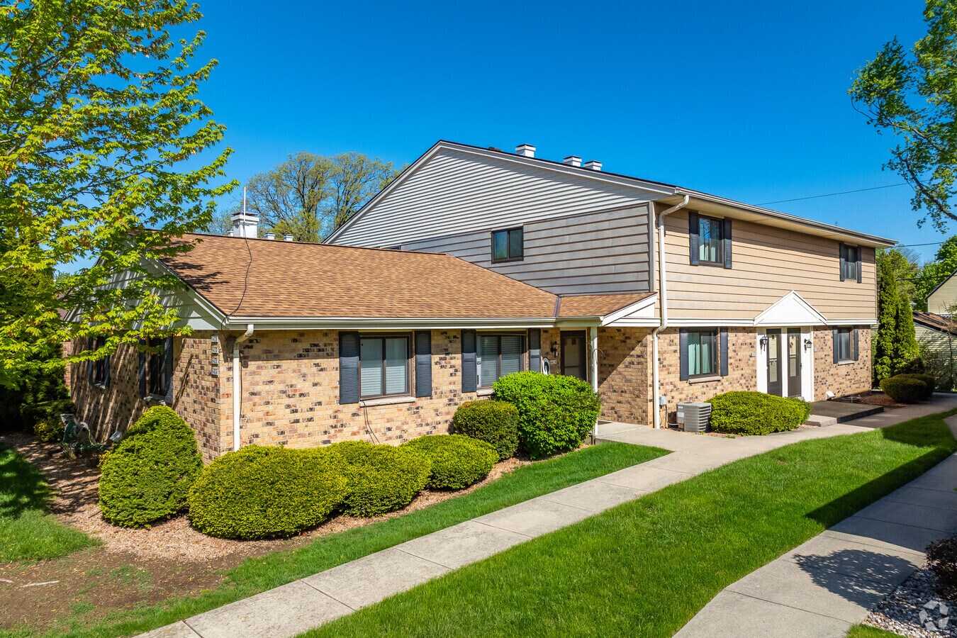 Entry - Maple & Mitchell Street Apartments