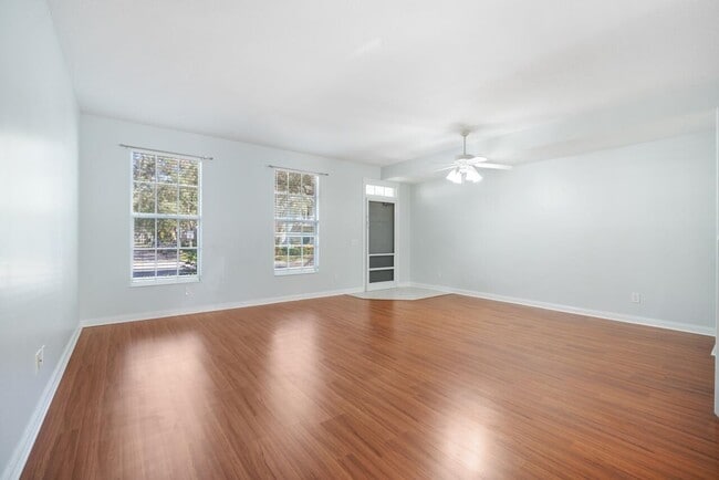 Building Photo - 329 Legare Ct Rental