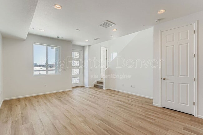 Photo - 6601 N Netherland St