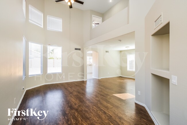 Photo - 4332 E Windsong Dr