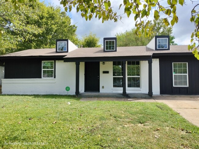 Building Photo - 4214 Mehalia Dr