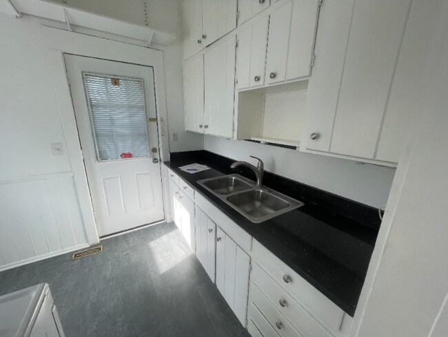 Photo - 221 N Davison St Unidad 1