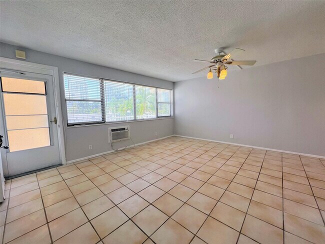 Photo - 625 Antioch Ave Unit 305