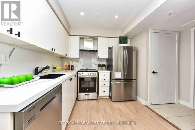 Photo - 4620 Guildwood Way
