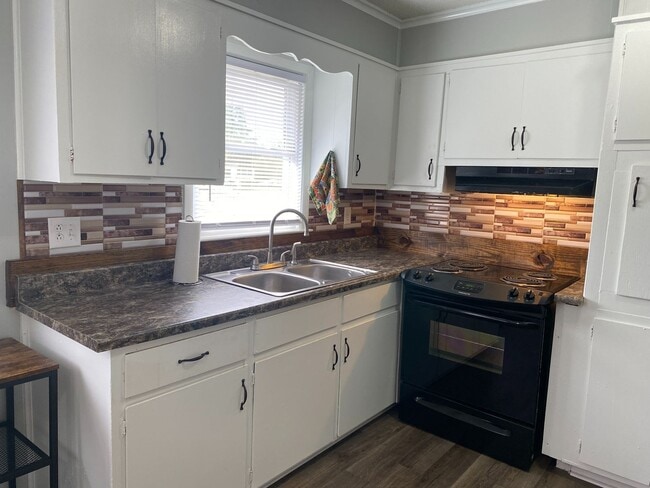 Photo - 204 E Bay St