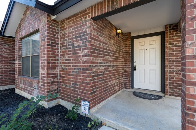 Photo - 9647 Barbwire