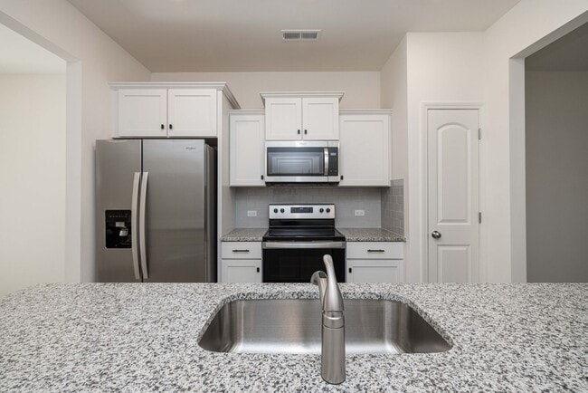 Photo - Beautiful Modern 2-Bedroom Townhome - APRIL MOVE IN