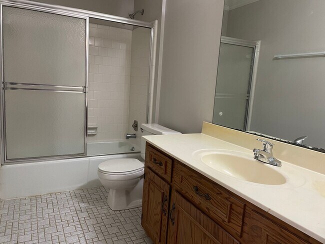 Photo - 1021 Deni Ct