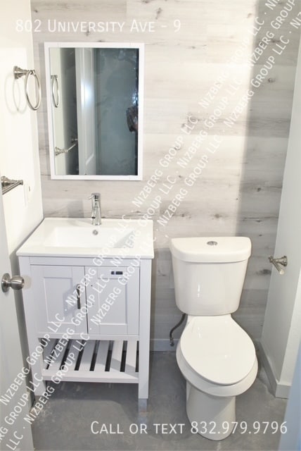 Photo - 802 University Ave Unit 9