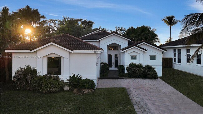 Photo - 1230 N 13th Ave House