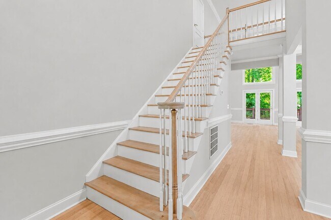 Photo - 3011 McKee Rd