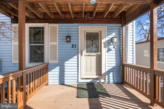 21 N Franklin St