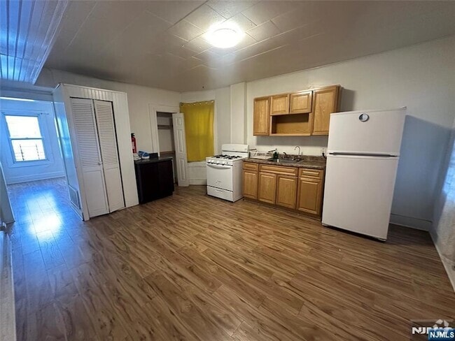 Building Photo - 256 N 4th St Rental