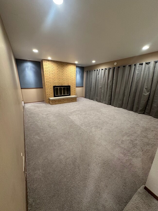 Living Room - 4234 S 252nd Pl