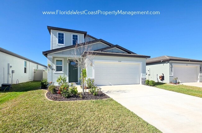 Building Photo - BRILLIANT and SPACIOUS! 4 BEDROOM/2.5 BATH PLUS LARGE BONUS-FLEX SPACE and FENCED YARD!