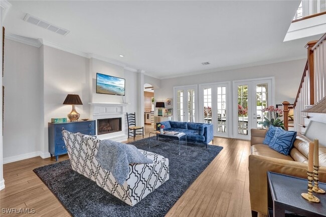 Photo - 255 2nd Ave N