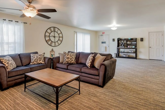 Lakeside Clubroom - Leisure Living Lakeside