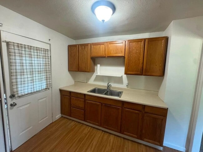 Photo - Cute 2 bedroom 1 bathroom Duplex Near National Ave