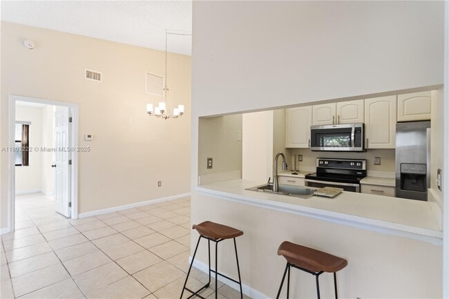 Building Photo - 2734 N Nob Hill Rd Rental