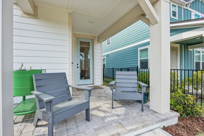 Photo - 236 Hawthorn Pk Cir