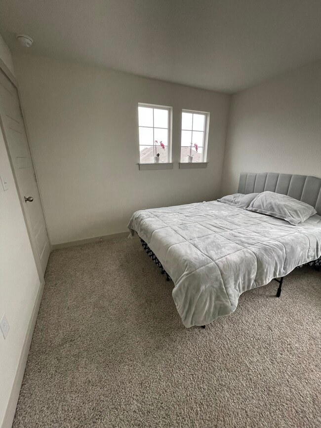 Building Photo - 13705 Mc Arthur Dr Rental