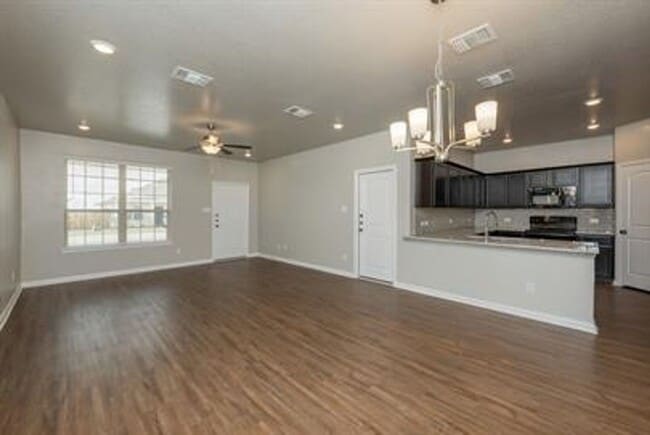 Photo - Bright & Cozy Duplex