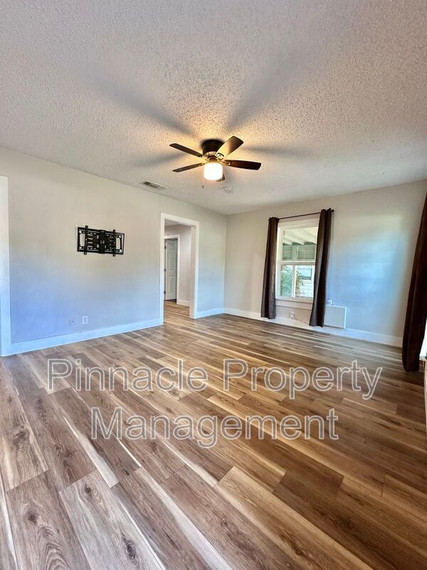 Photo - 213 Paint Rock Rd