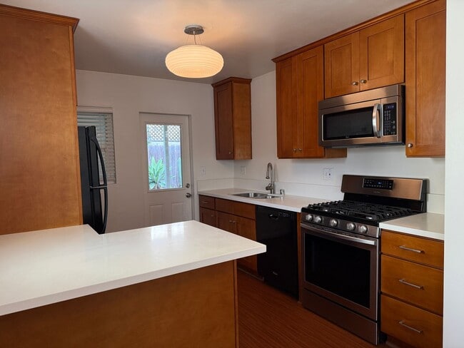 Photo - 1636 Grove St Unidad 1636 Grove Street (3-4 C)