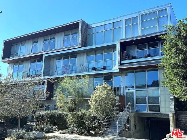Photo - 611 N Bronson Ave Unidad 10