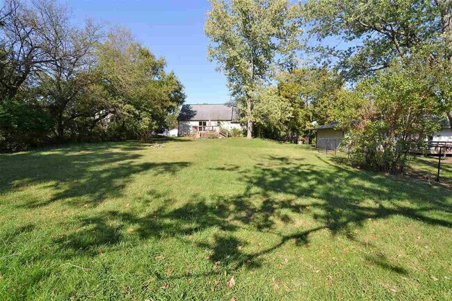 1516 E Matlock Rd
