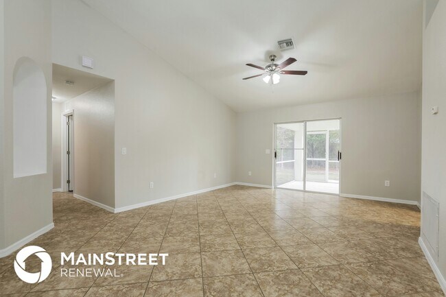 Photo - 944 Berg St E