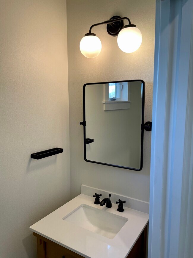 Photo - 212 Wilson St Unit B