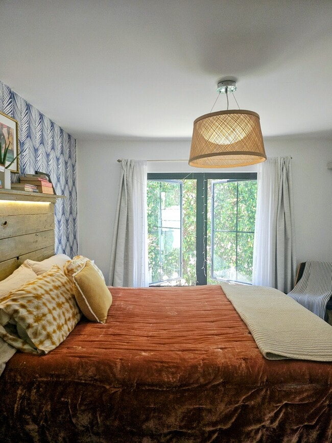 Photo - 2222 Julian Ave Unidad Couture Garden Cottage