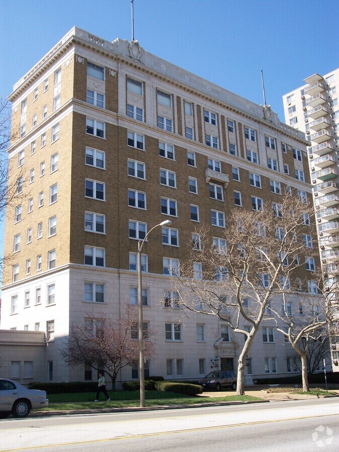 View from the southeast - Versailles Apartments