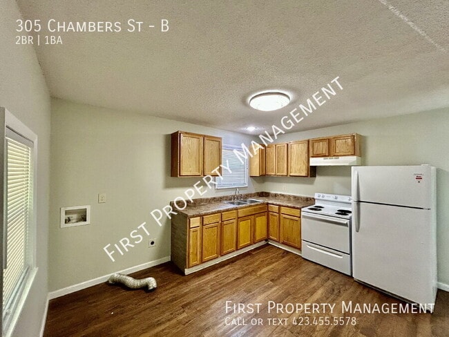 Building Photo - 305 Chambers St Unit B