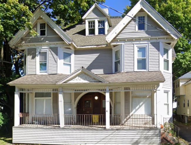 Building Photo - 120 Chapin St Rental