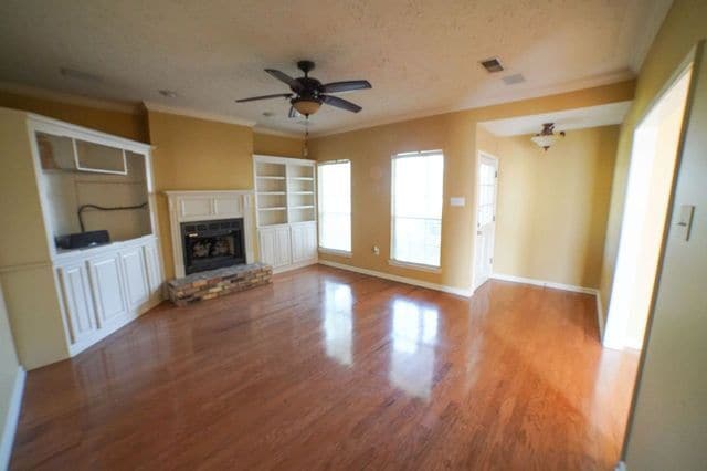 1570 Heartwood Dr